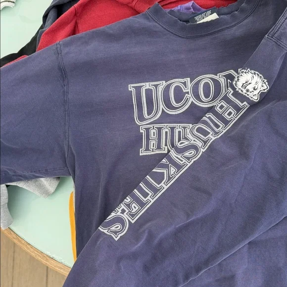 UCONN Huskies Navy Crewneck T-Shirt Vintage jansport l/s L - Picture 2 of 9